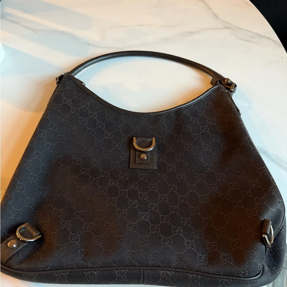 Like NEW. Authentic GUCCI ABBEY D RING CHOCOLATE GG CANVAS - Picture 2 of 12